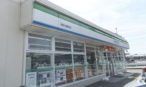 ファミリーマート近鉄九条駅前店/徒歩3分(約250ｍ)