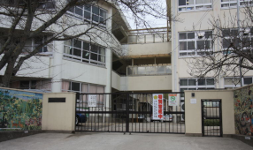 あやめ池小学校/徒歩13分(約671m)