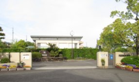 生駒市立鹿ノ台小学校/徒歩4分(約300ｍ)